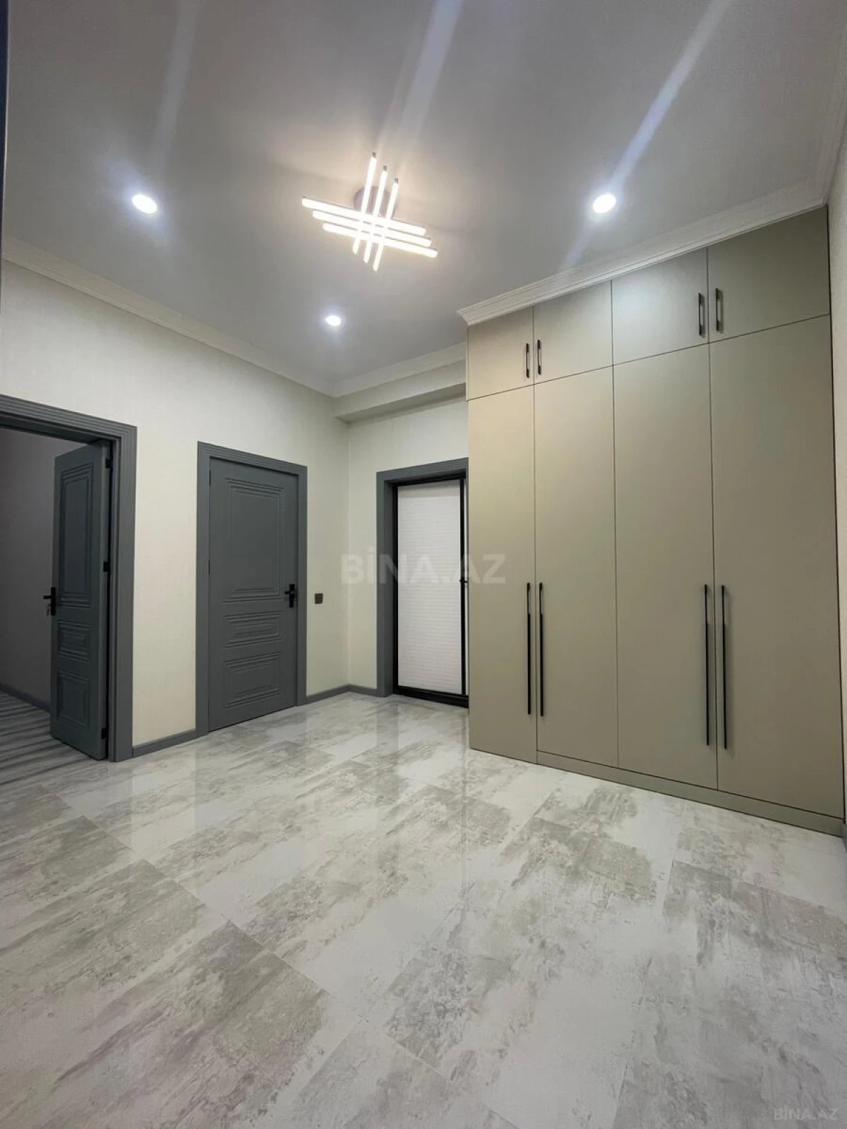 Satılır 2 otaqlı mənzil 85 m²