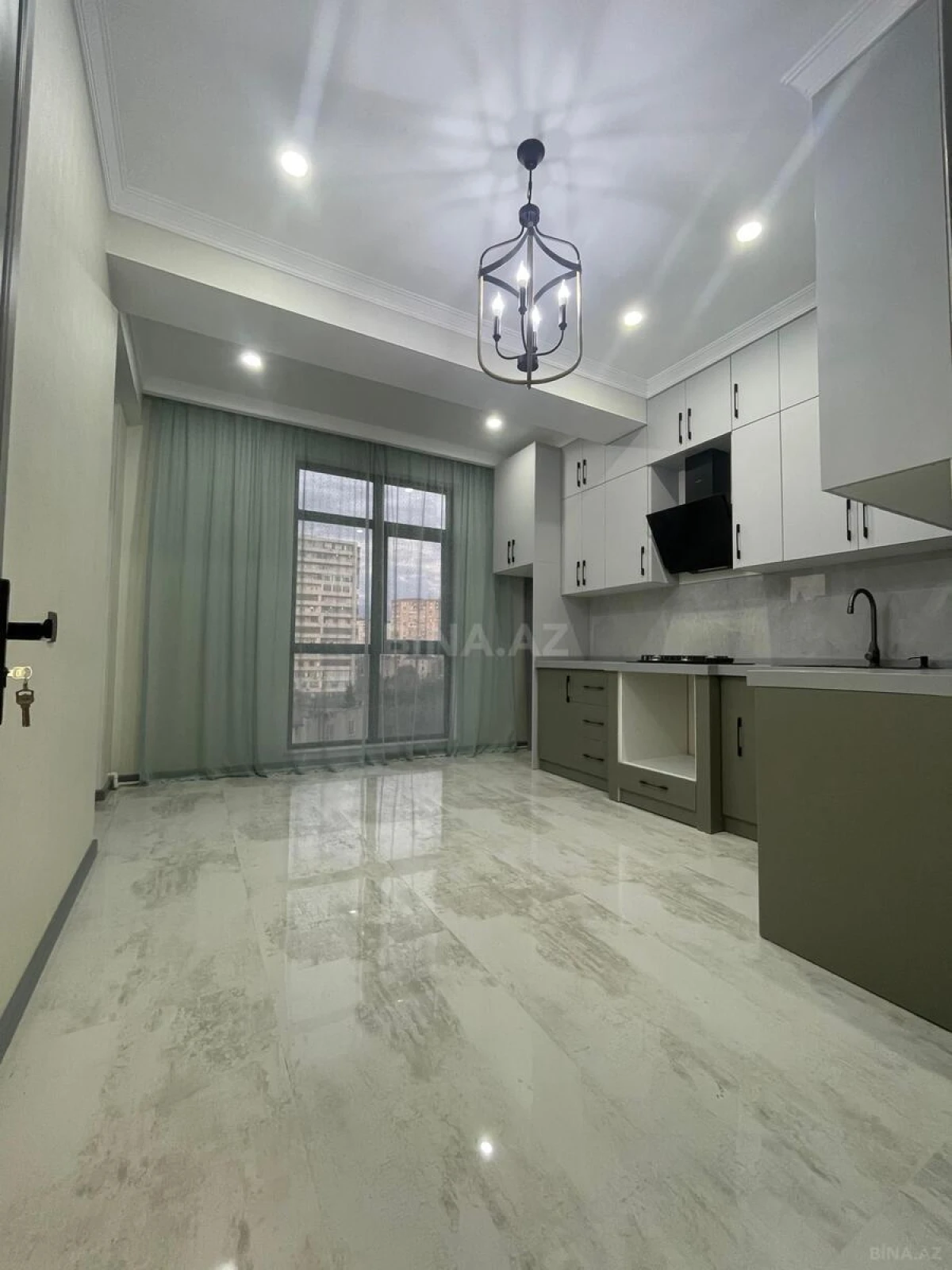 Satılır 2 otaqlı mənzil 85 m²