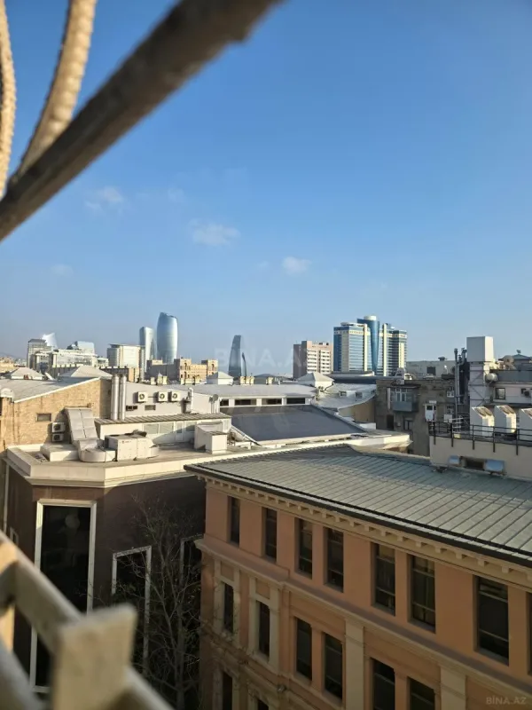 Satılır 3 otaqlı mənzil 120 m²