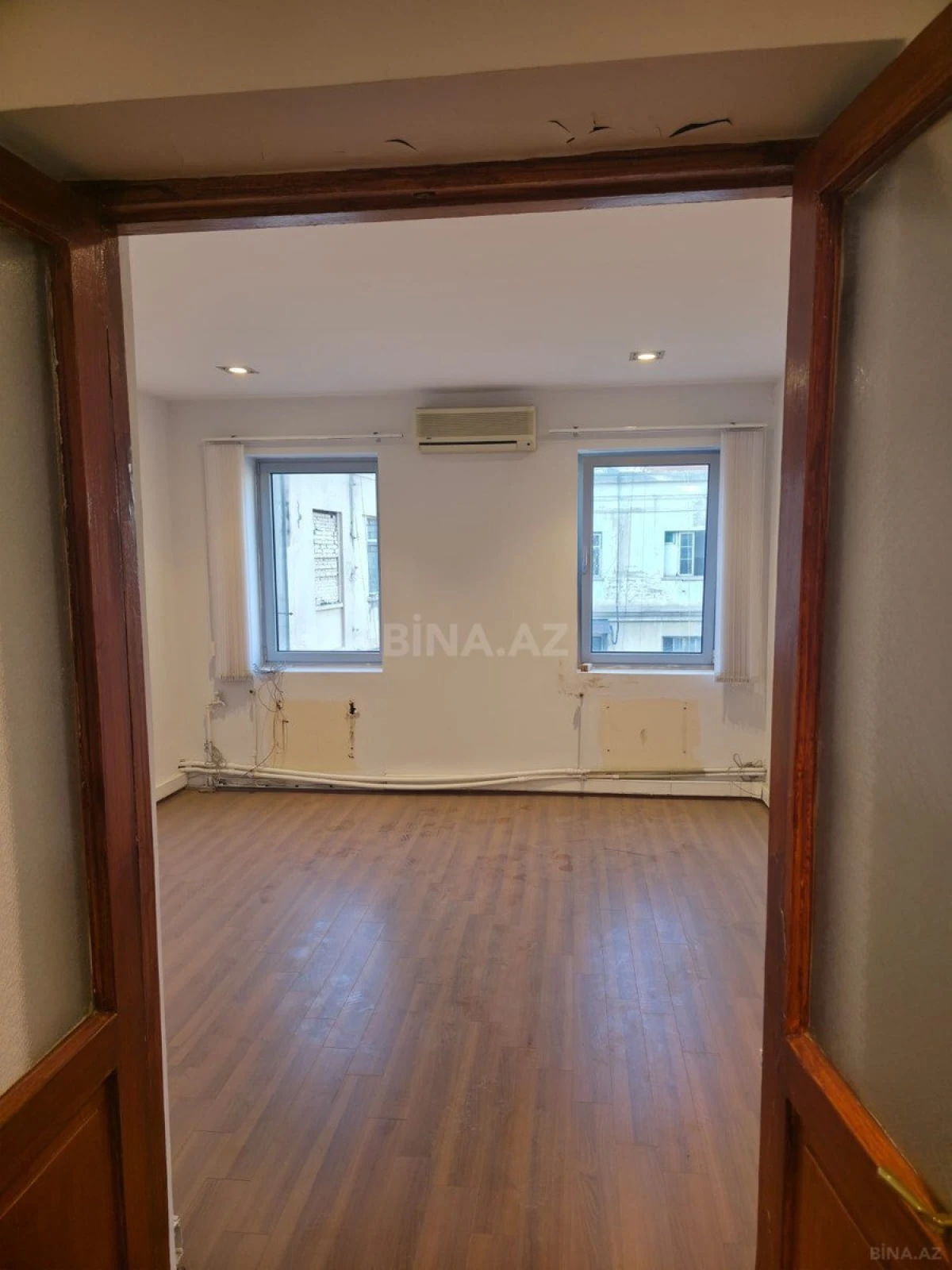 Satılır 3 otaqlı mənzil 120 m²