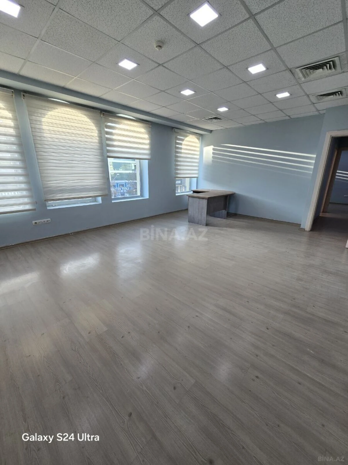 Kirayə verilir 3 otaqlı ofis 110 m²