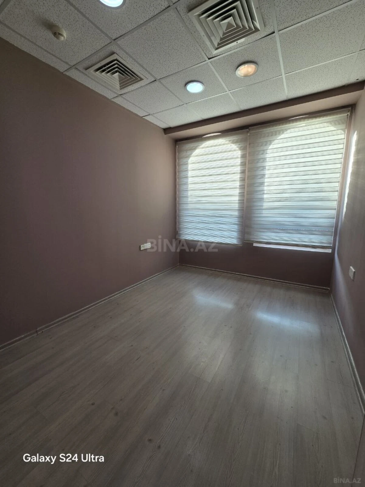 Kirayə verilir 3 otaqlı ofis 110 m²