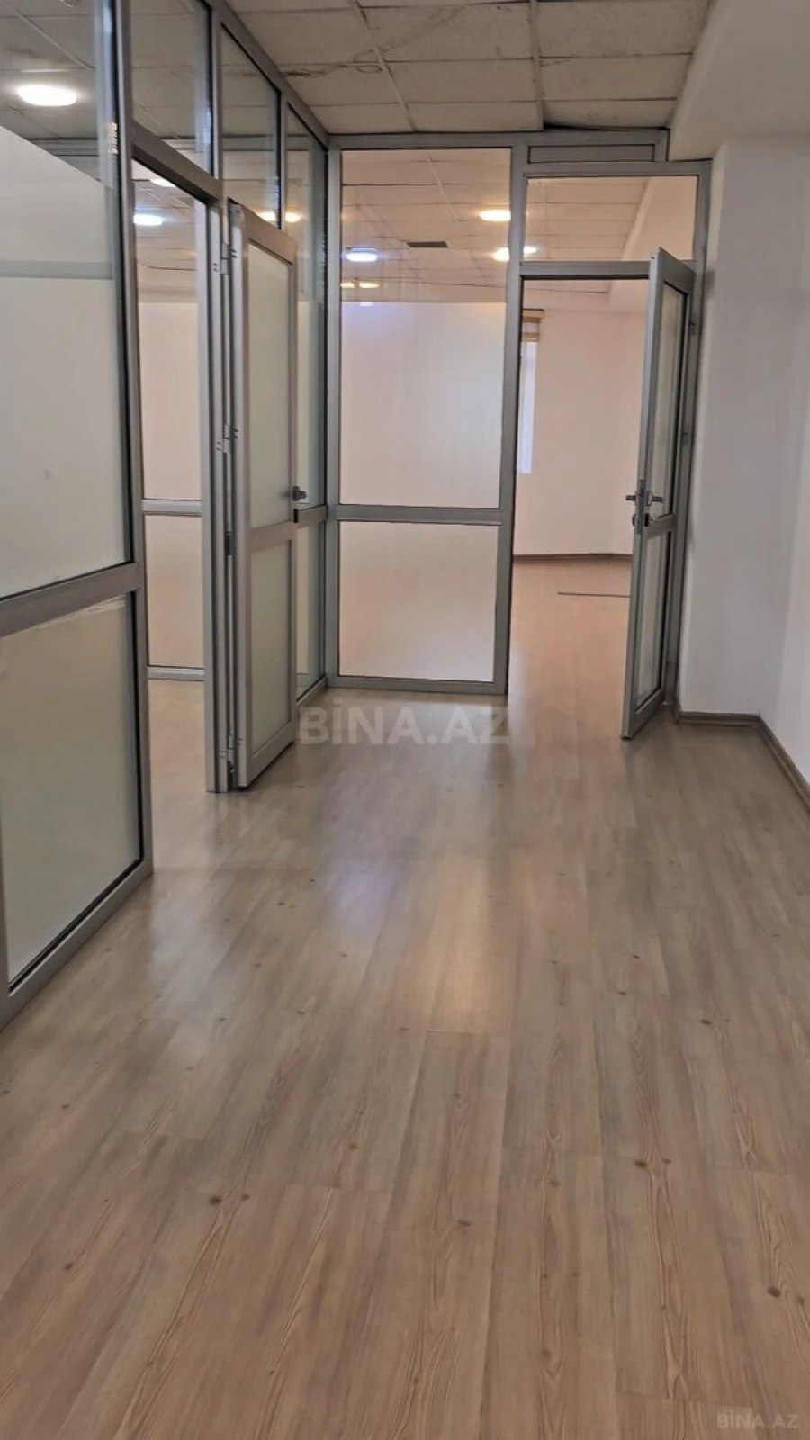 Kirayə verilir 3 otaqlı ofis 110 m²