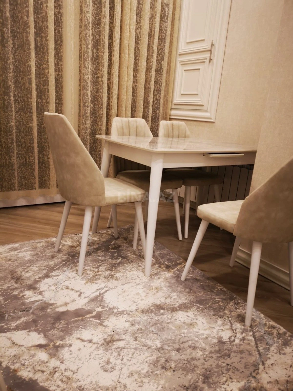 Kirayə verilir 2 otaqlı mənzil 65 m²