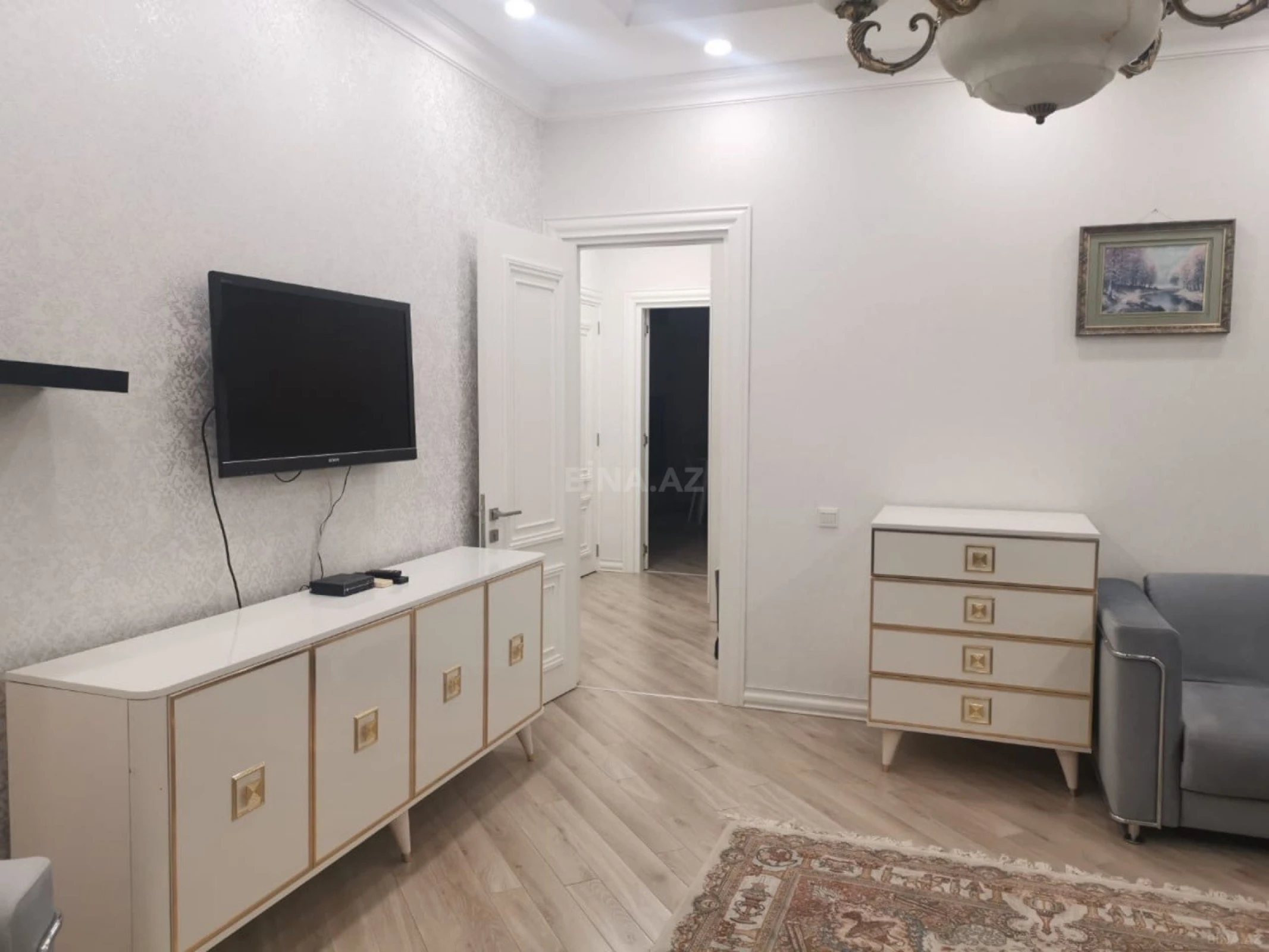 Kirayə verilir 2 otaqlı mənzil 65 m²