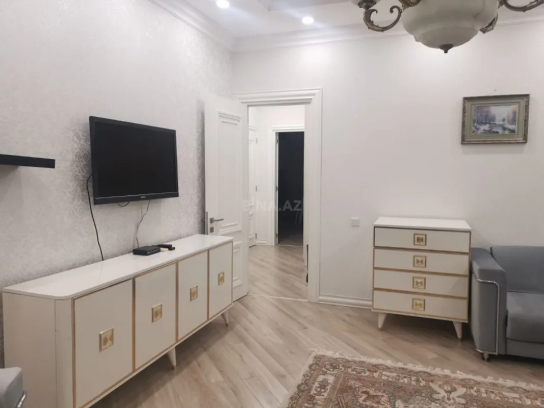 Kirayə verilir 2 otaqlı mənzil 65 m²