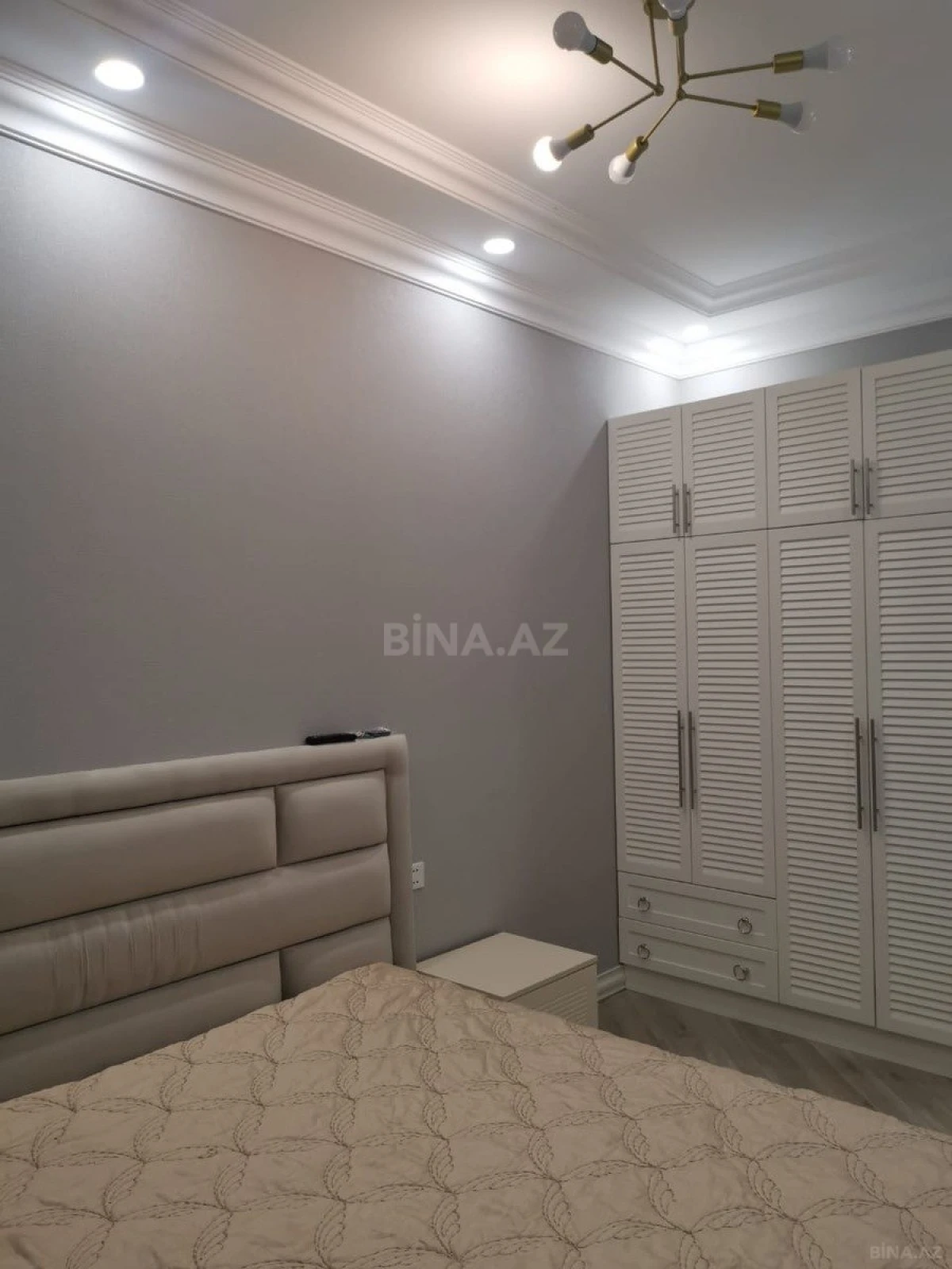 Kirayə verilir 2 otaqlı mənzil 65 m²