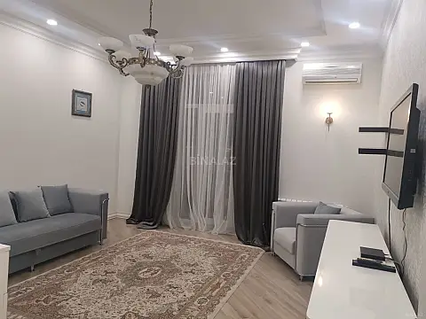 Kirayə verilir 2 otaqlı mənzil 65 m²