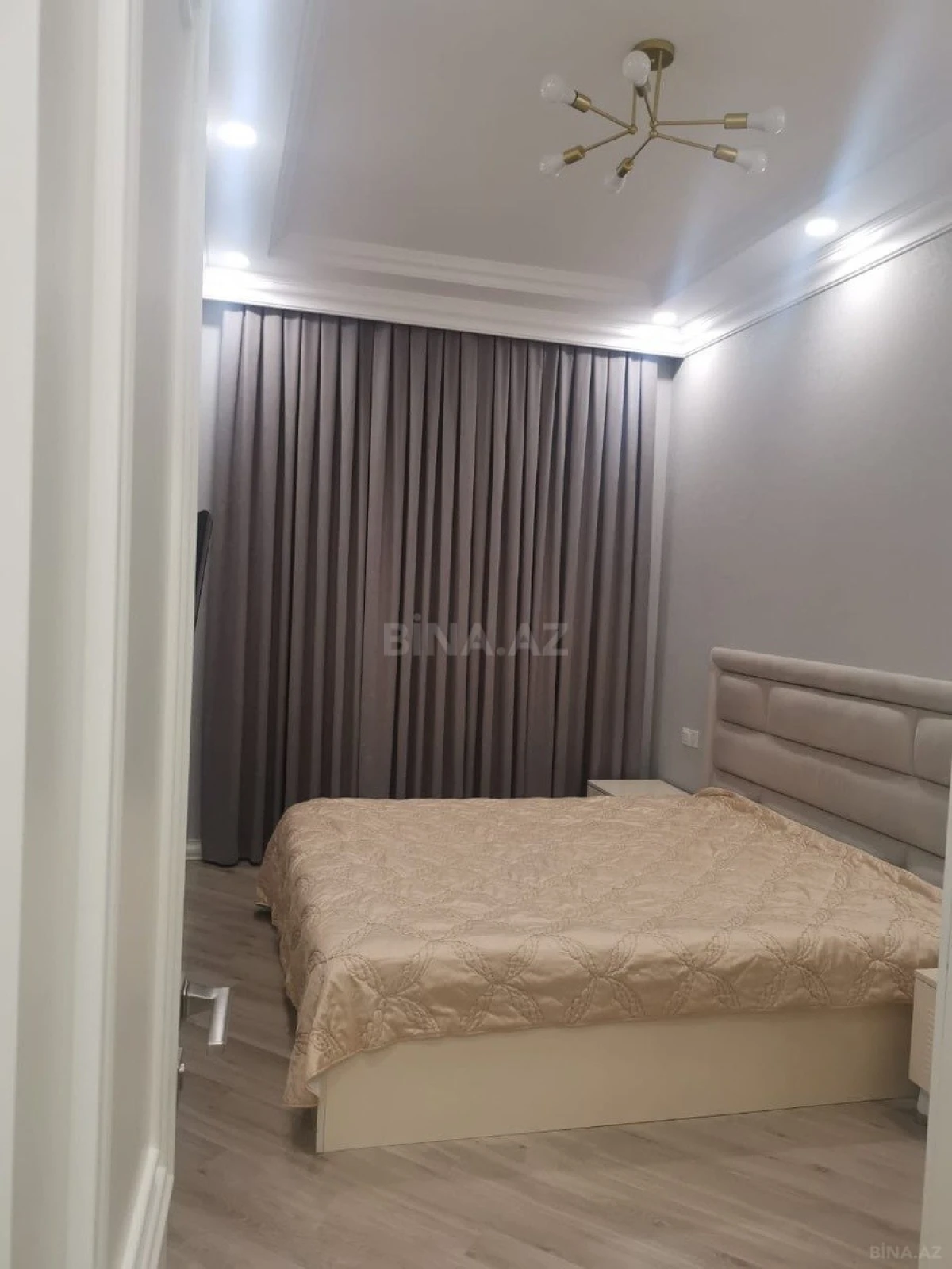 Kirayə verilir 2 otaqlı mənzil 65 m²