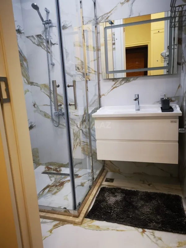 Kirayə verilir 2 otaqlı mənzil 65 m²