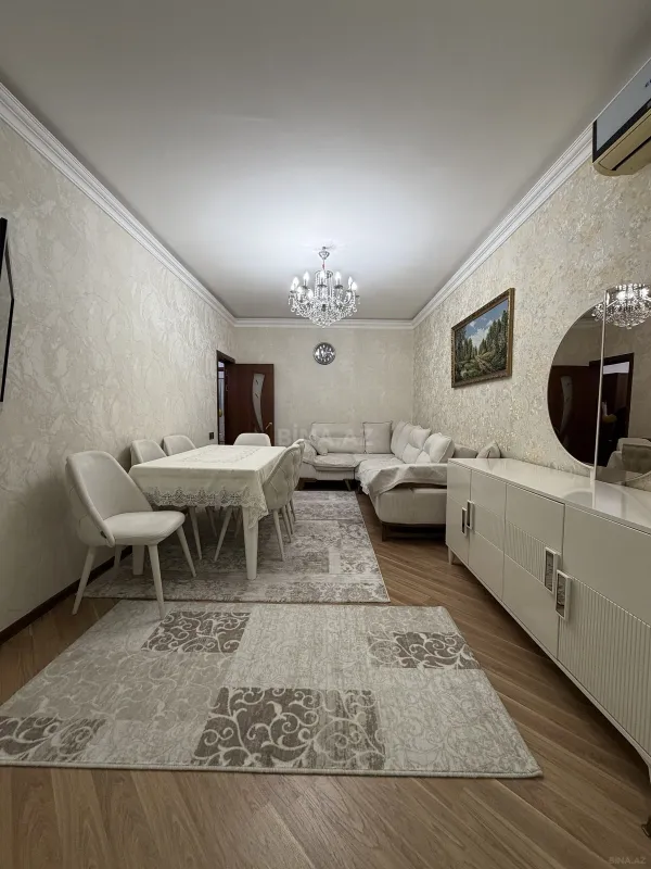 Satılır 4 otaqlı mənzil 100 m²