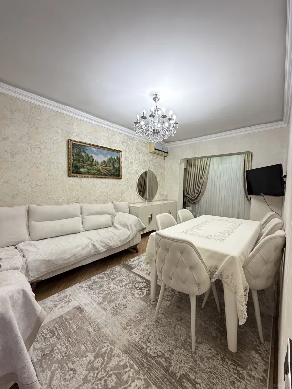 Satılır 4 otaqlı mənzil 100 m²