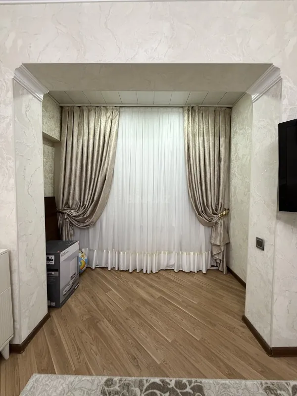 Satılır 4 otaqlı mənzil 100 m²