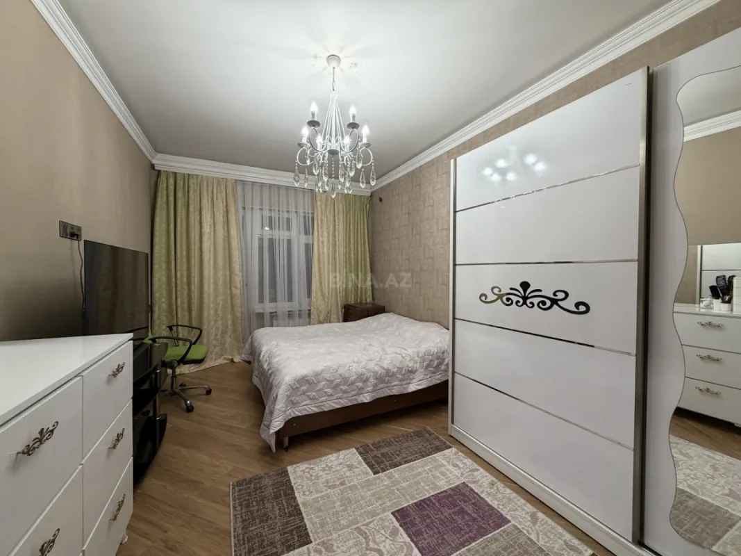 Satılır 4 otaqlı mənzil 100 m²
