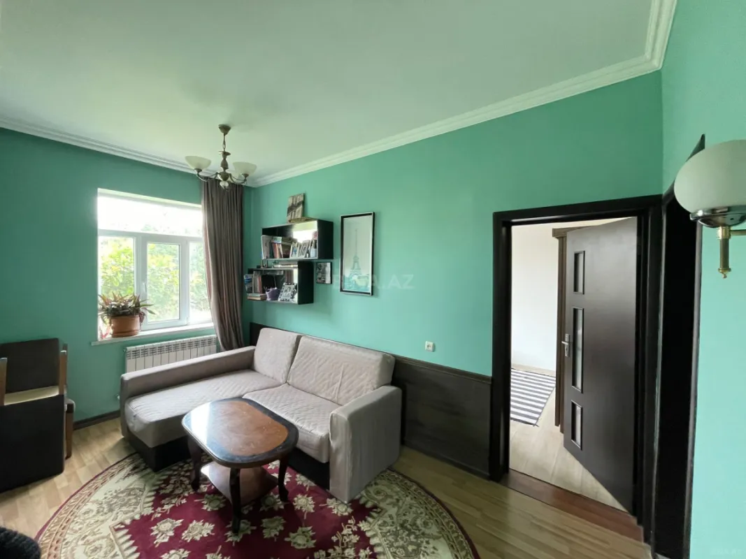 Satılır 6 otaqlı həyət evi 220 m²