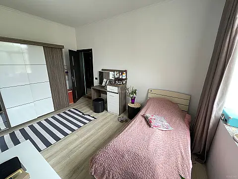 Satılır 6 otaqlı həyət evi 220 m²