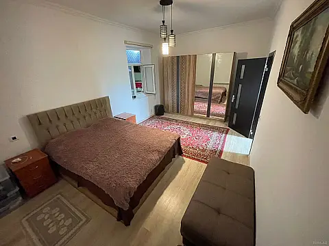 Satılır 6 otaqlı həyət evi 220 m²