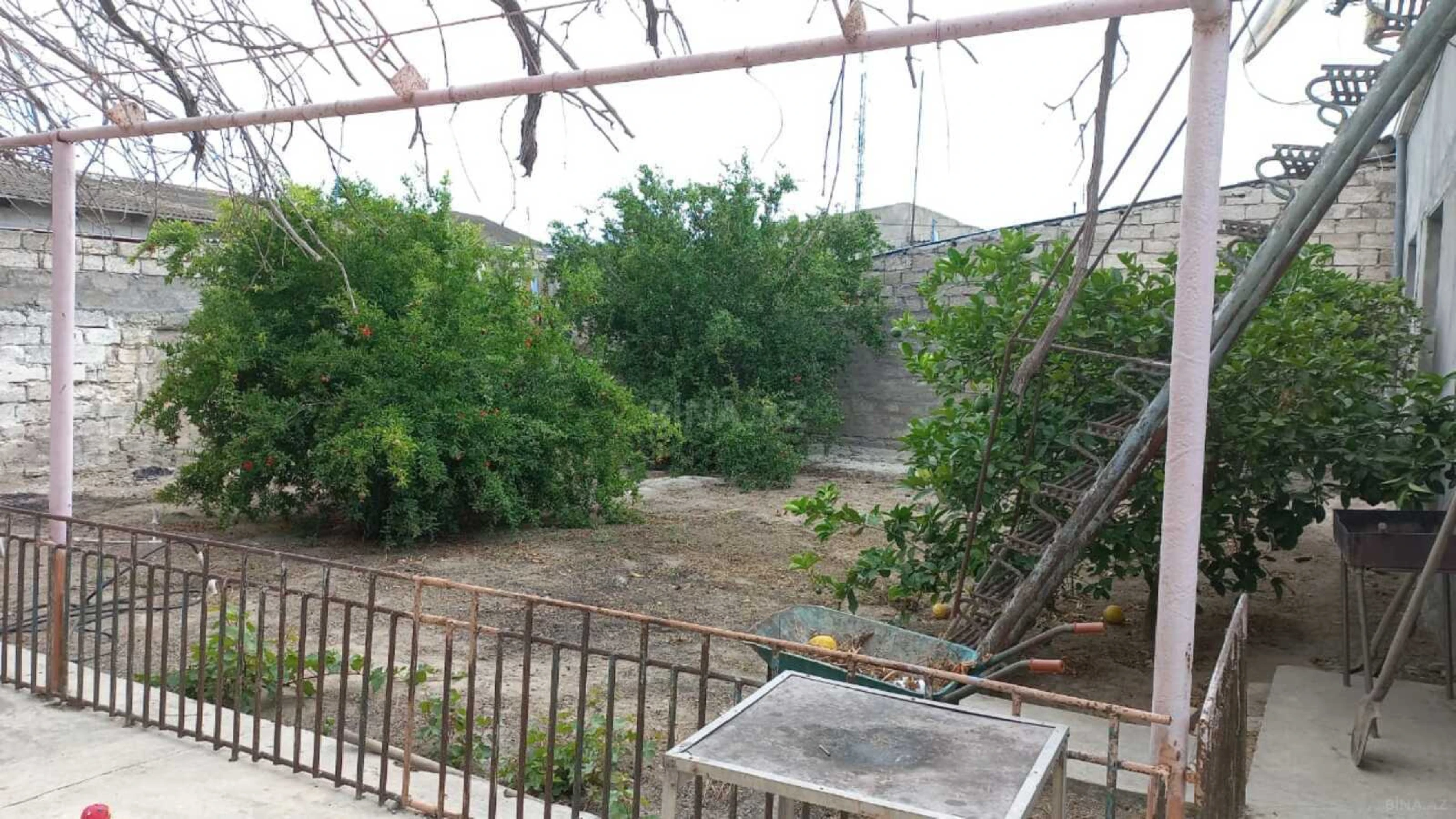 Satılır 6 otaqlı həyət evi 220 m²