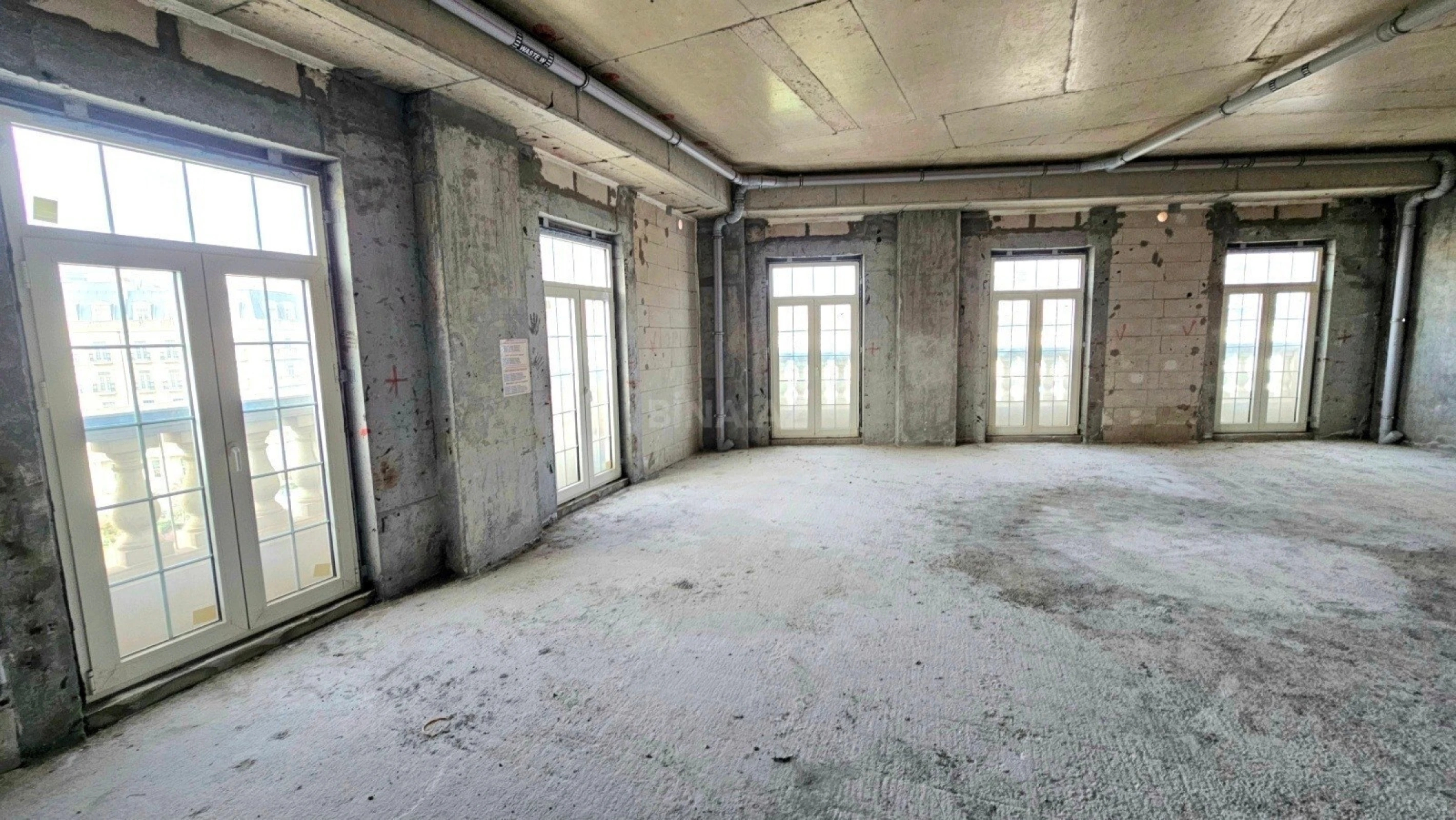 Satılır 3 otaqlı mənzil 119 m²