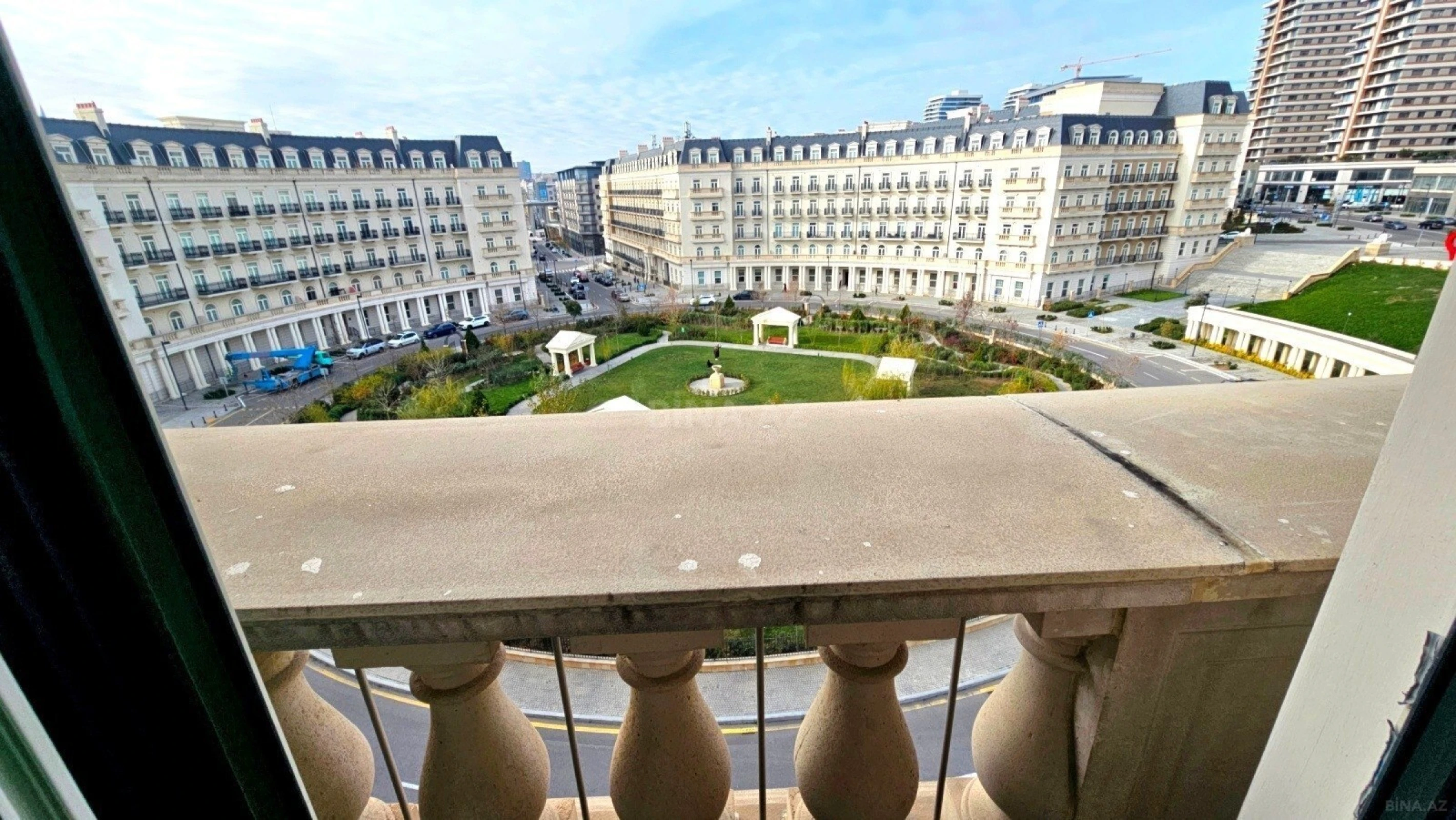 Satılır 3 otaqlı mənzil 119 m²