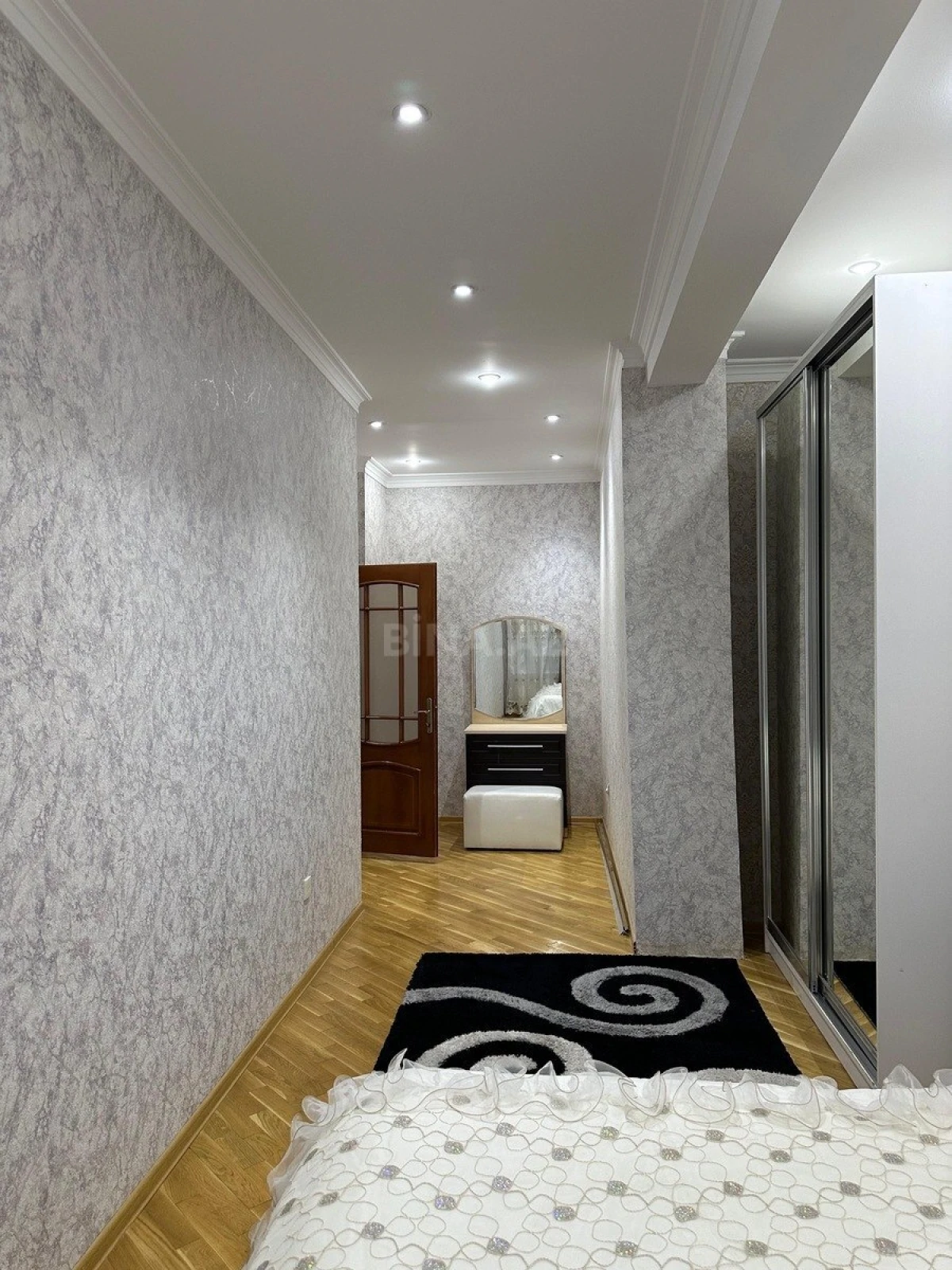 Kirayə verilir 3 otaqlı mənzil 110 m²