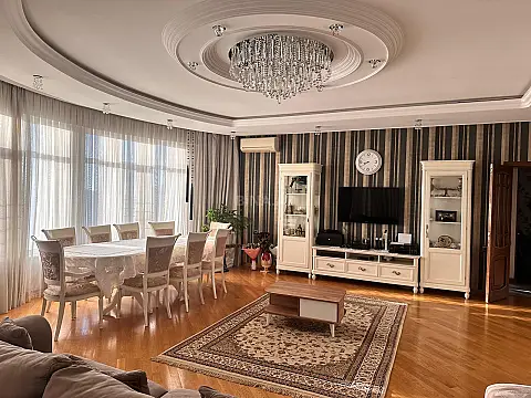 Kirayə verilir 3 otaqlı mənzil 175 m²