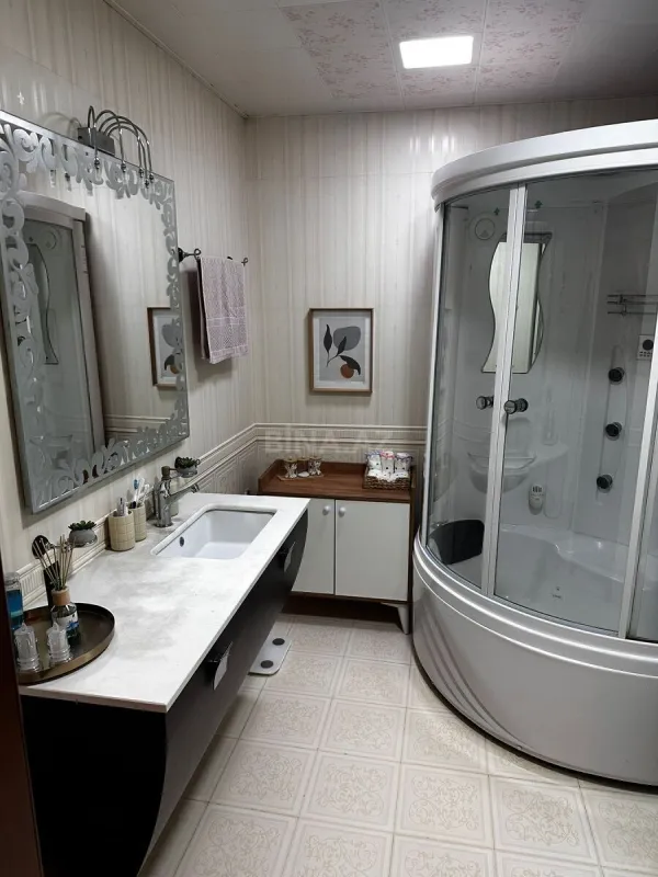 Kirayə verilir 3 otaqlı mənzil 175 m²