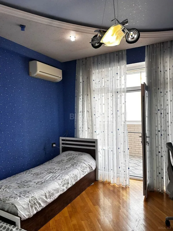 Kirayə verilir 3 otaqlı mənzil 175 m²