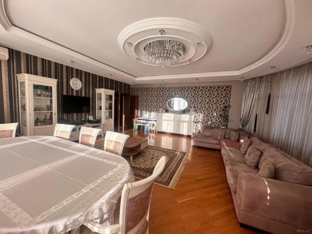 Kirayə verilir 3 otaqlı mənzil 175 m²