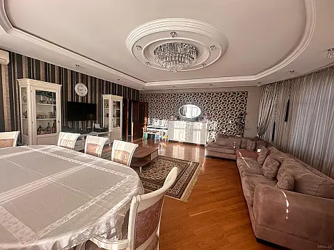 Kirayə verilir 3 otaqlı mənzil 175 m²