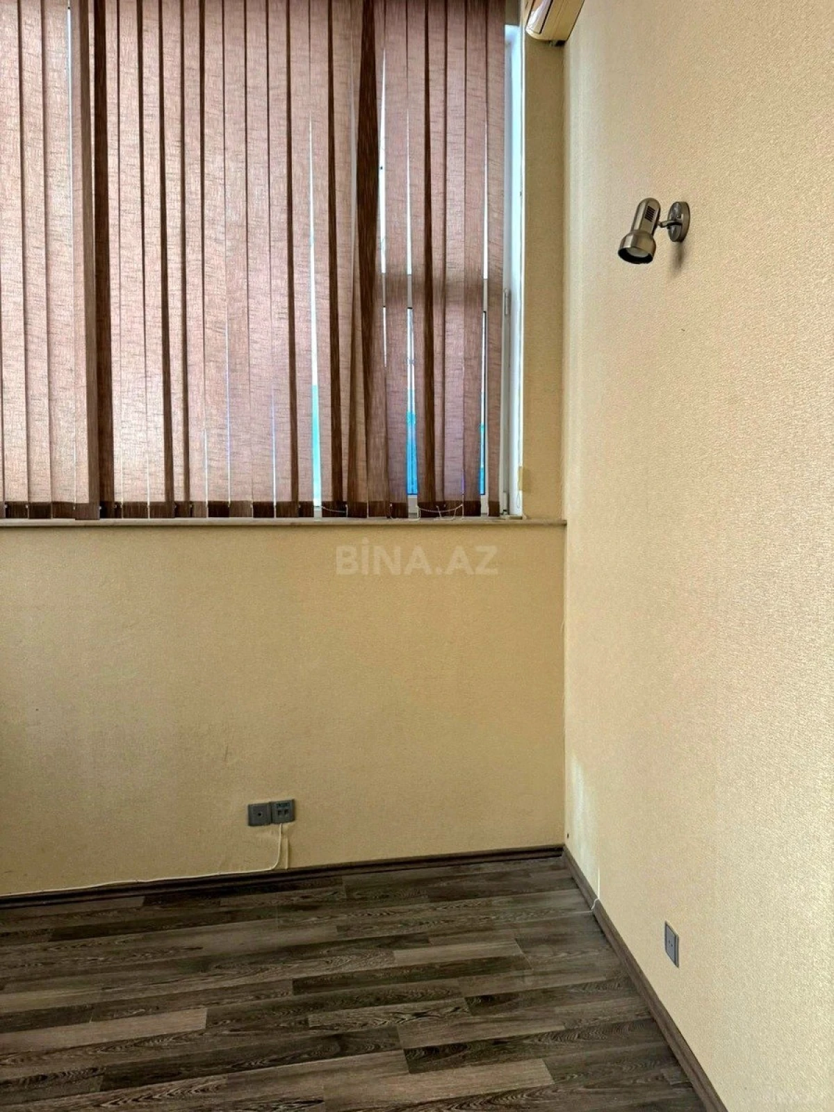 Kirayə verilir 5 otaqlı ofis 120 m²