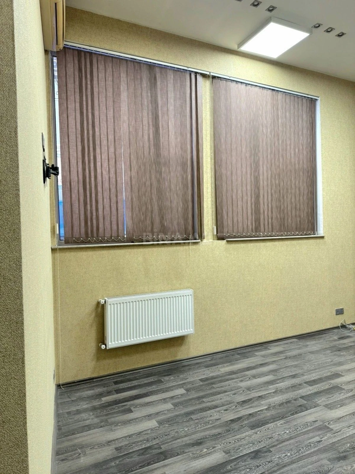 Kirayə verilir 5 otaqlı ofis 120 m²