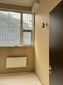 Kirayə verilir 5 otaqlı ofis 120 m²