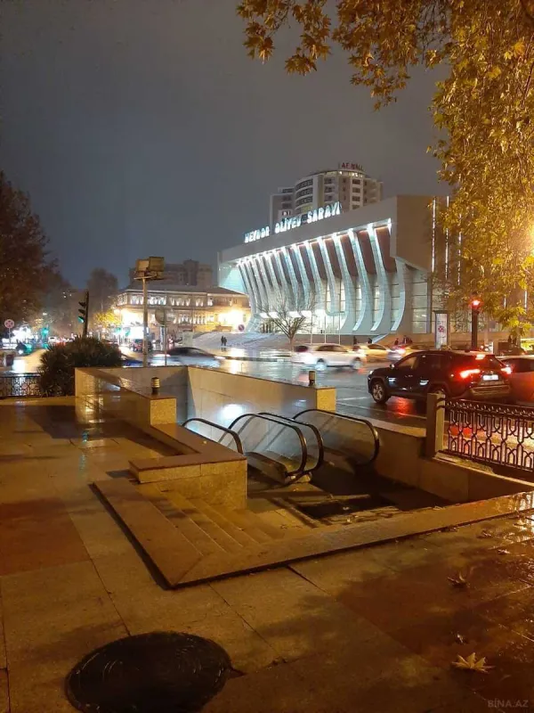 Satılır 4 otaqlı mənzil 198 m²