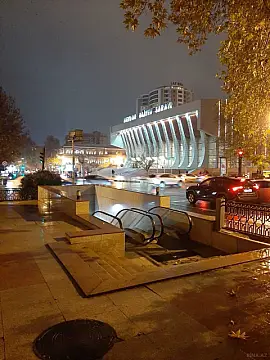 Satılır 4 otaqlı mənzil 198 m²