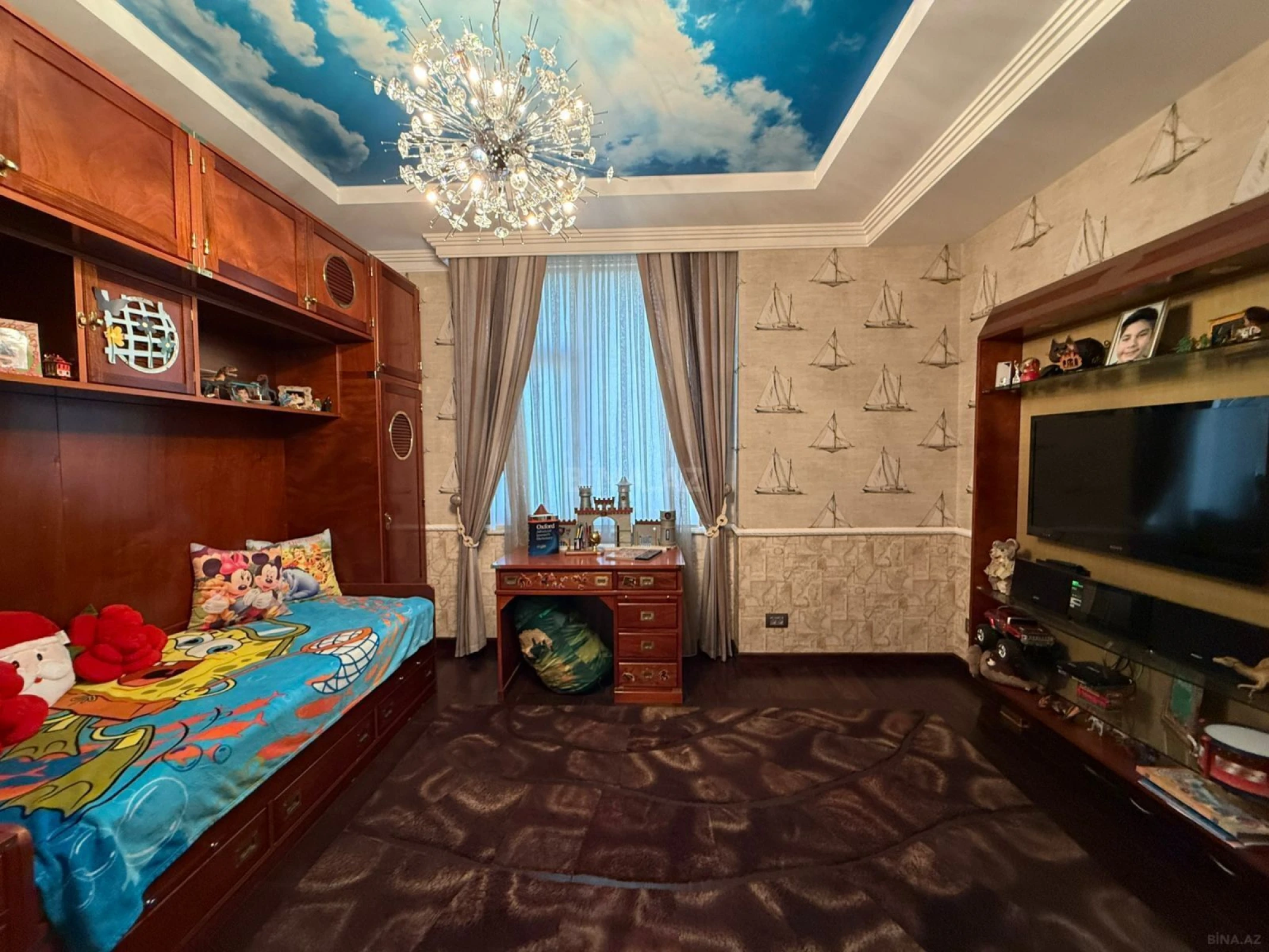Satılır 4 otaqlı mənzil 198 m²