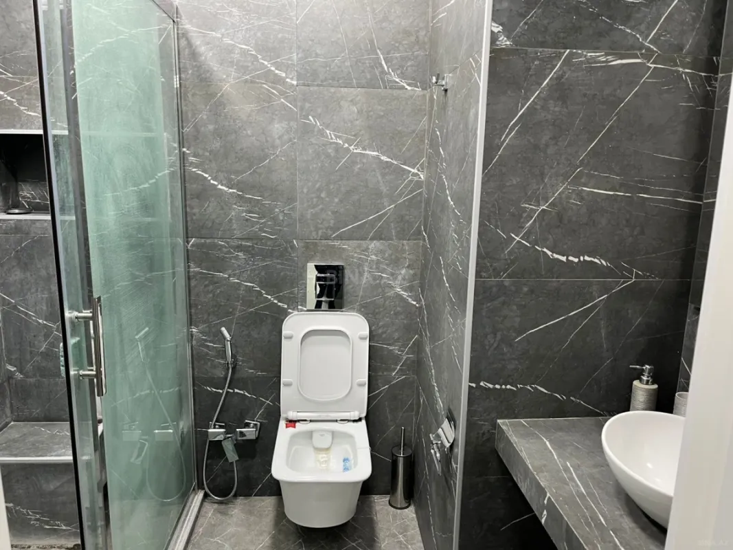 Kirayə verilir 2 otaqlı mənzil 100 m²