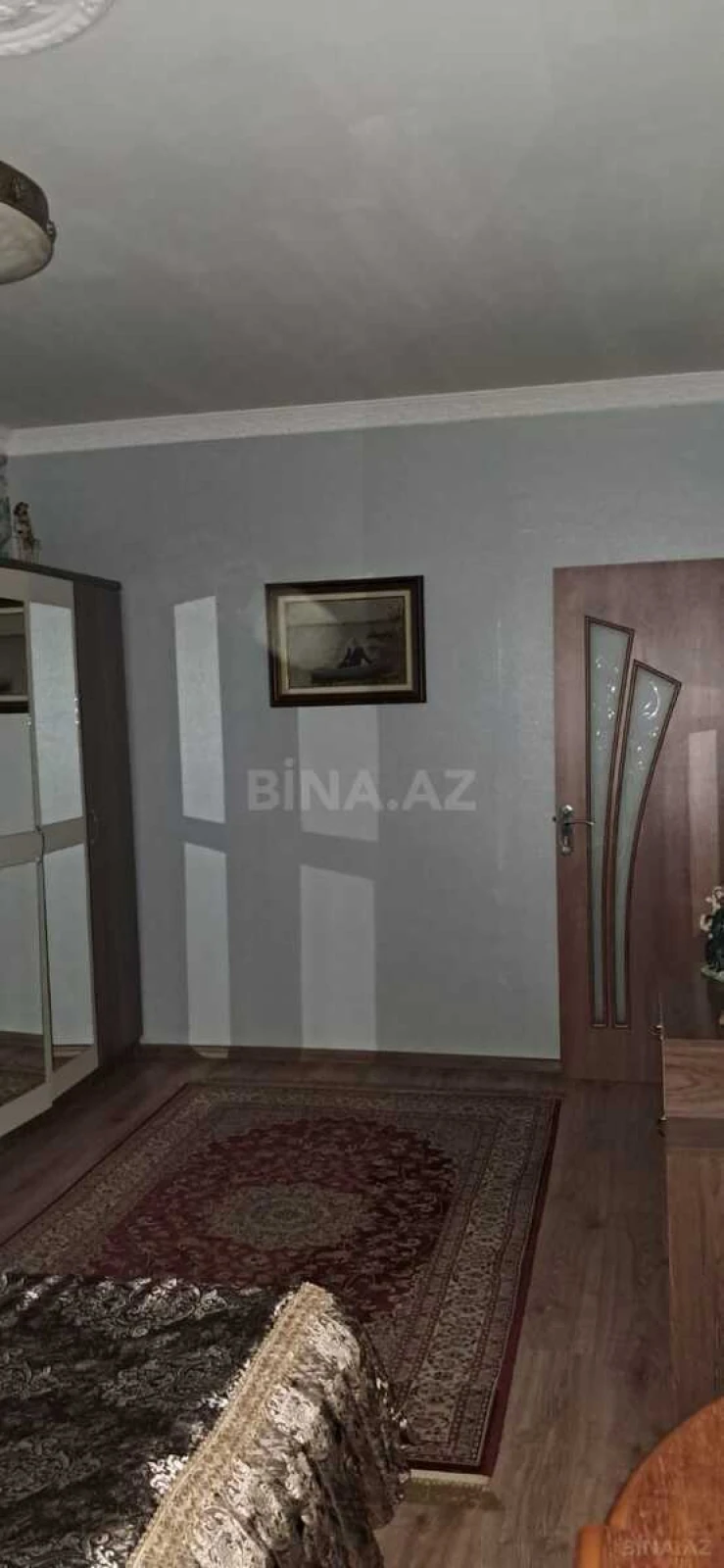 Satılır 5 otaqlı mənzil 150 m²