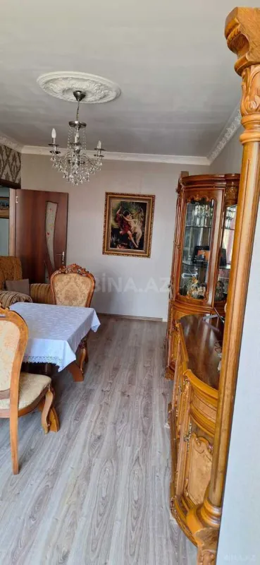 Satılır 5 otaqlı mənzil 150 m²
