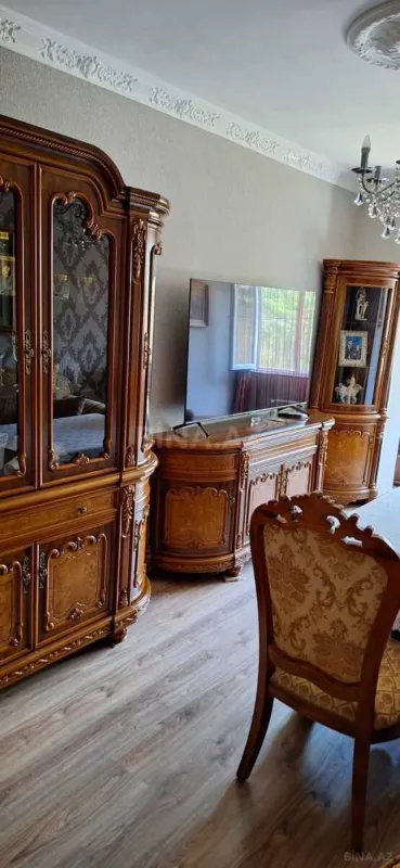 Satılır 5 otaqlı mənzil 150 m²