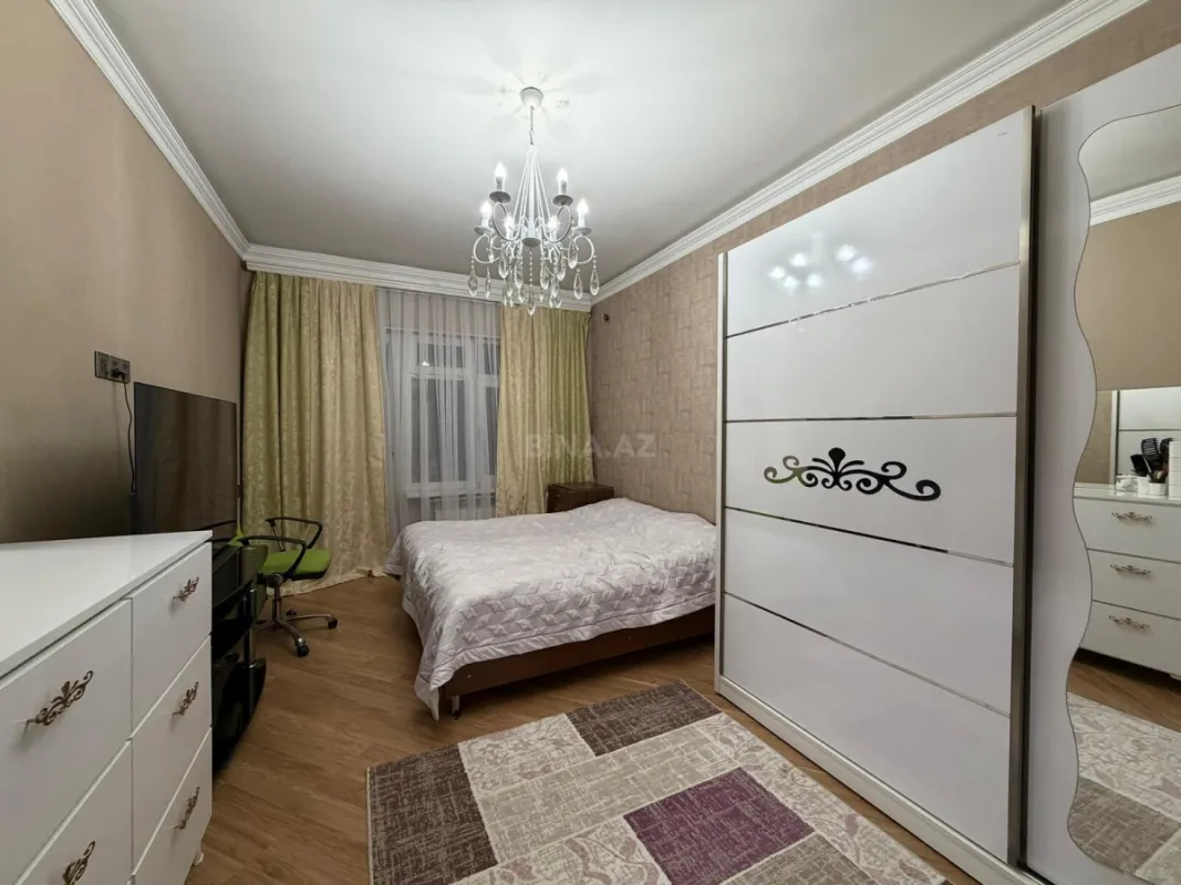 Satılır 4 otaqlı mənzil 100 m²