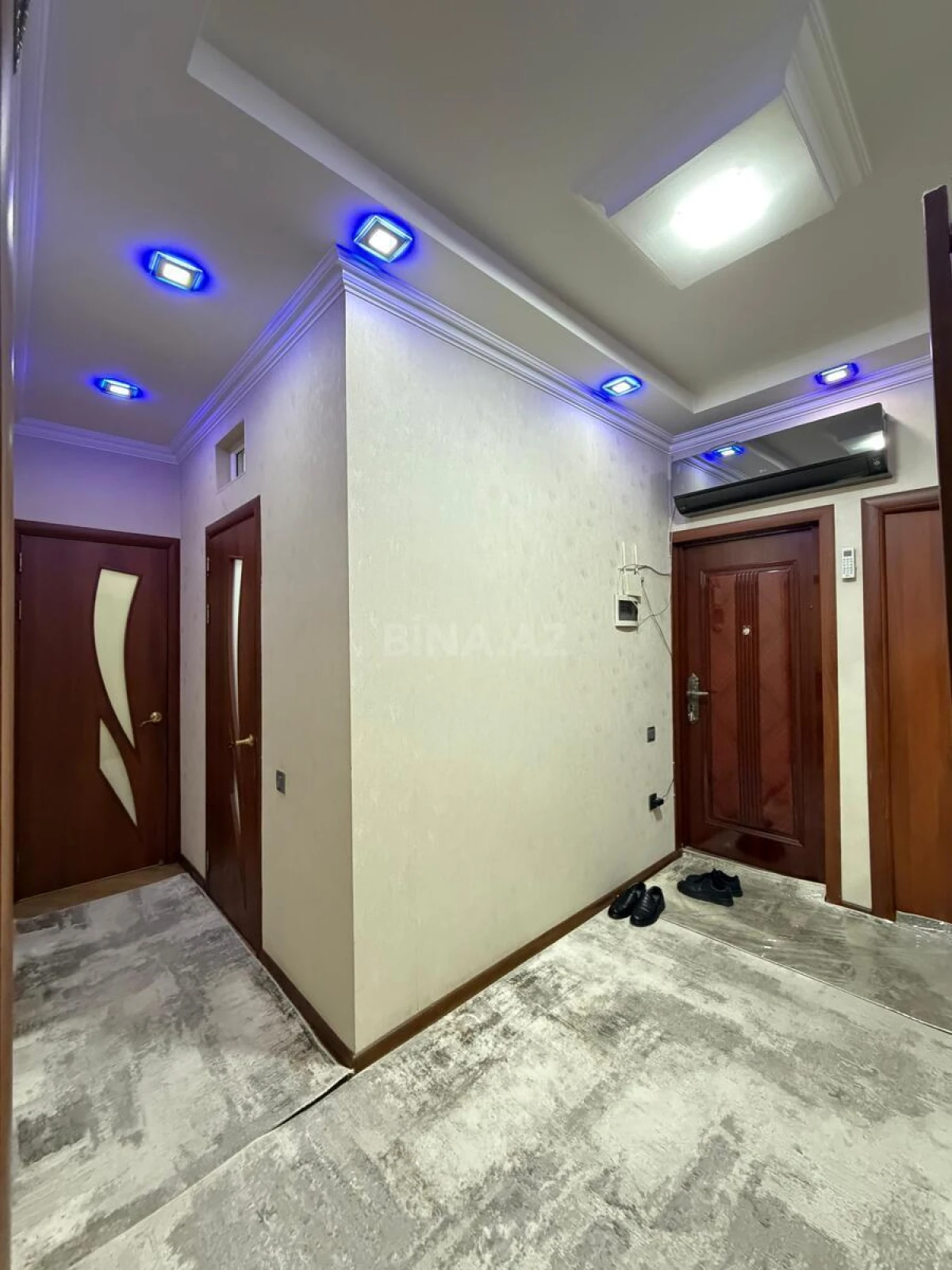 Satılır 4 otaqlı mənzil 100 m²