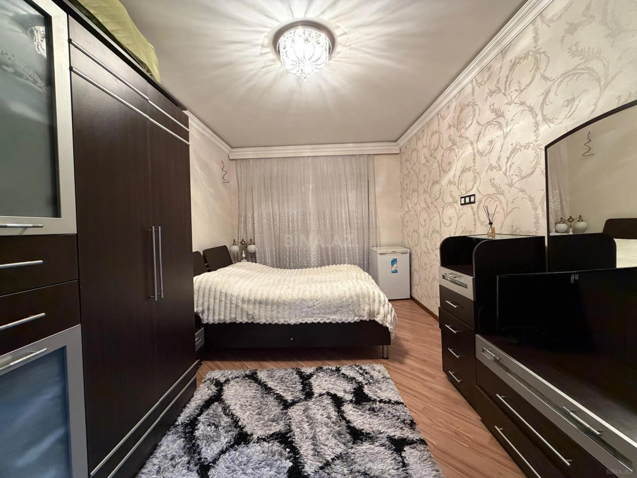 Satılır 4 otaqlı mənzil 100 m²