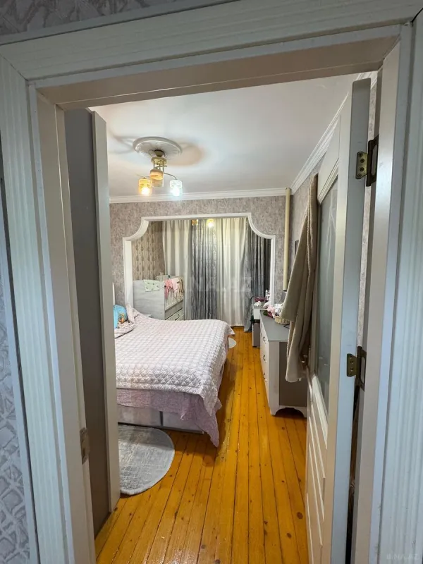 Satılır 4 otaqlı mənzil 100 m²