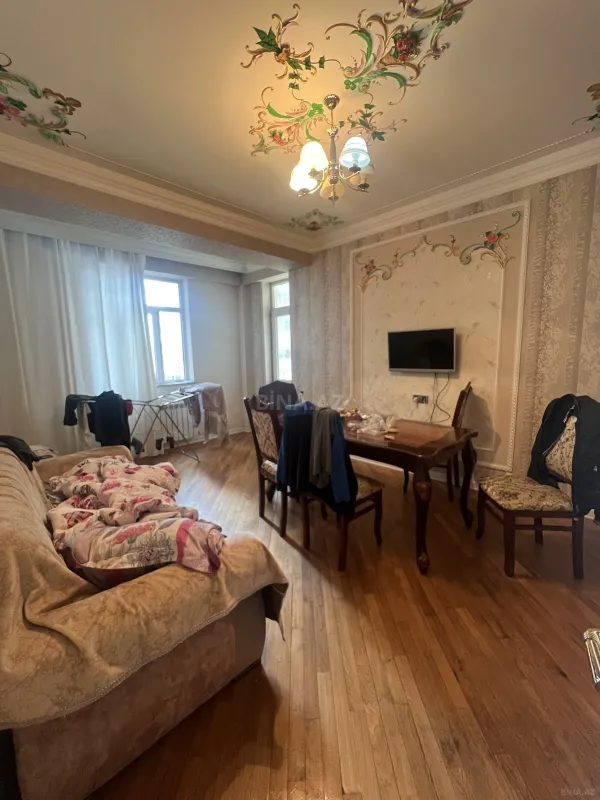 Satılır 2 otaqlı mənzil 60 m²