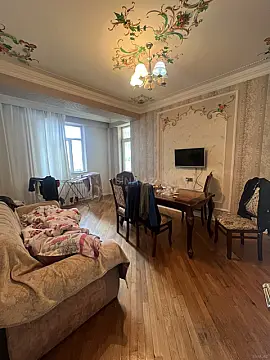 Satılır 2 otaqlı mənzil 60 m²