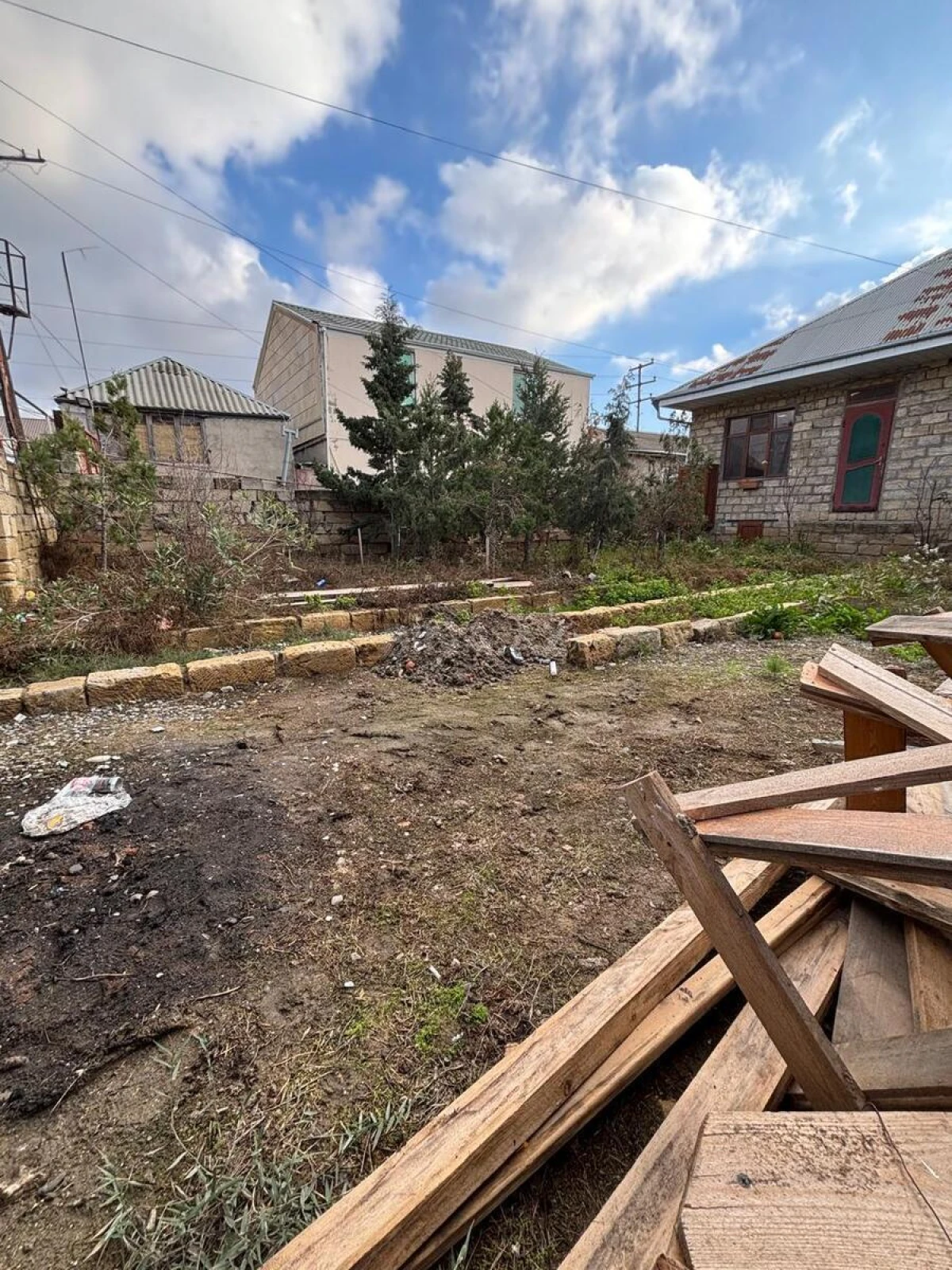 Satılır 3 otaqlı həyət evi 140 m²