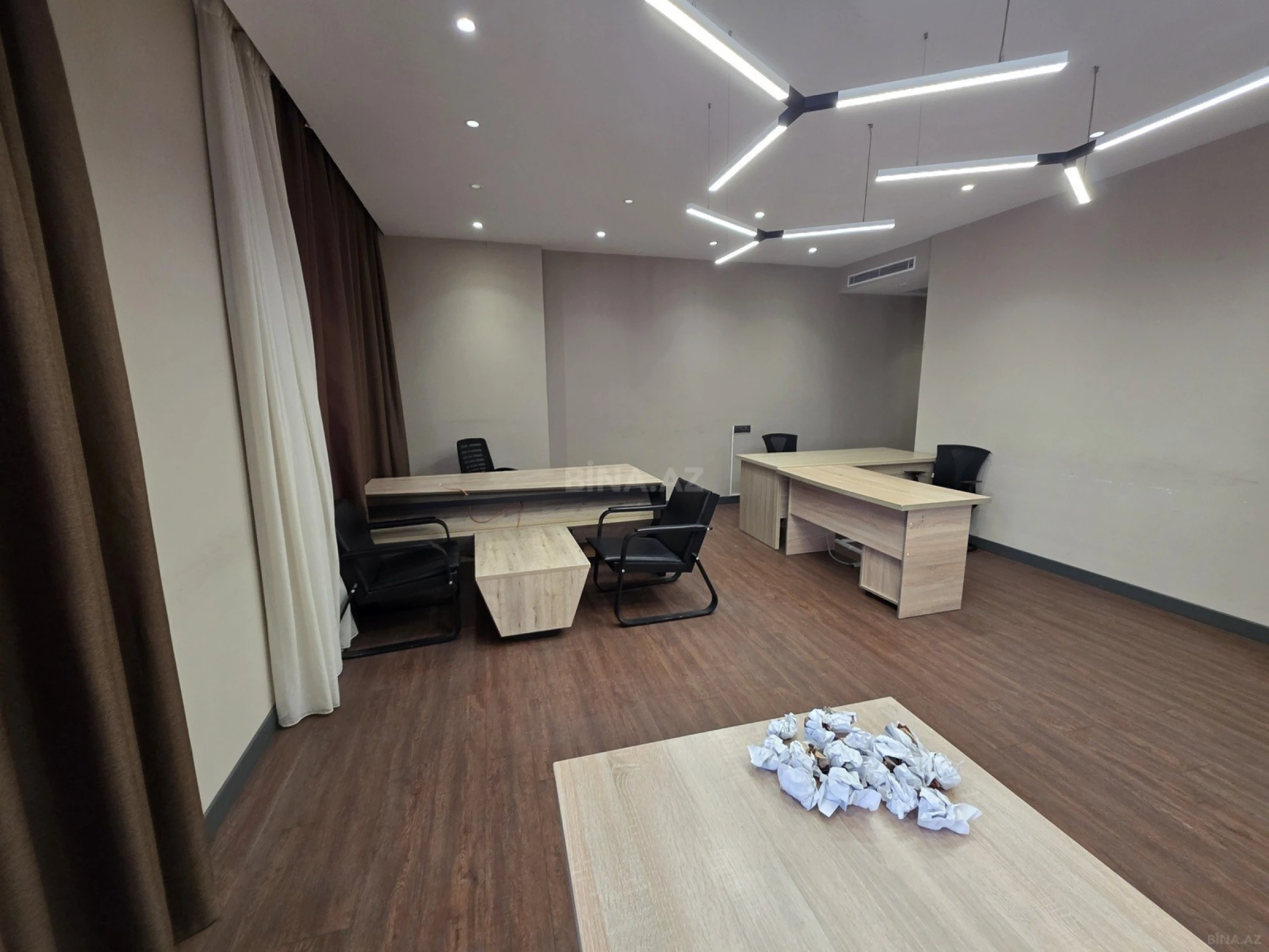 Kirayə verilir 12 otaqlı ofis 630 m²