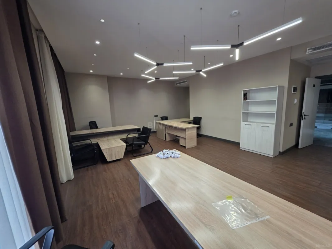 Kirayə verilir 12 otaqlı ofis 630 m²