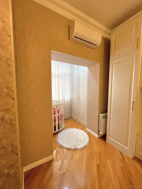 Satılır 2 otaqlı mənzil 80 m²